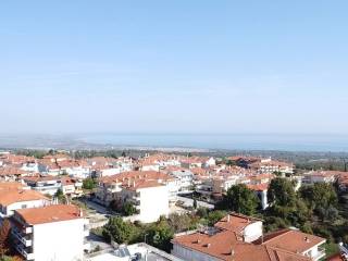 ΘΕΑ ΠΡΟΣ ΤΗ ΘΑΛΑΣΣΑ