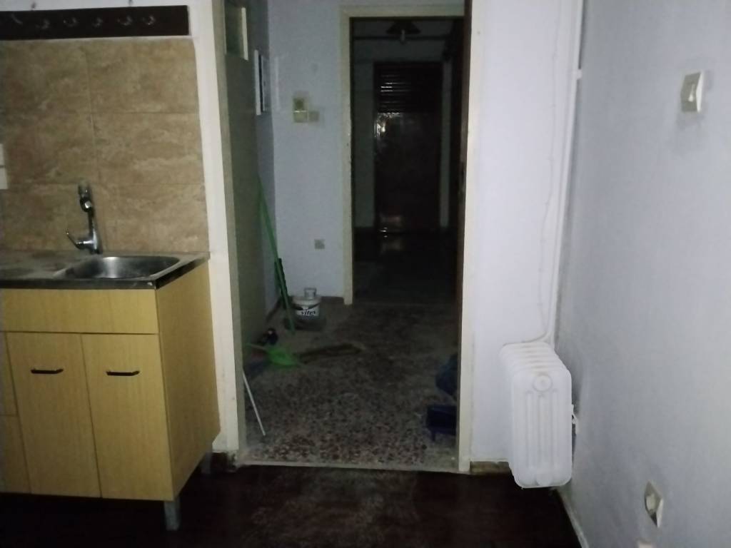 Apopse pros to chol &amp;ten kyria eisodo apo mesa