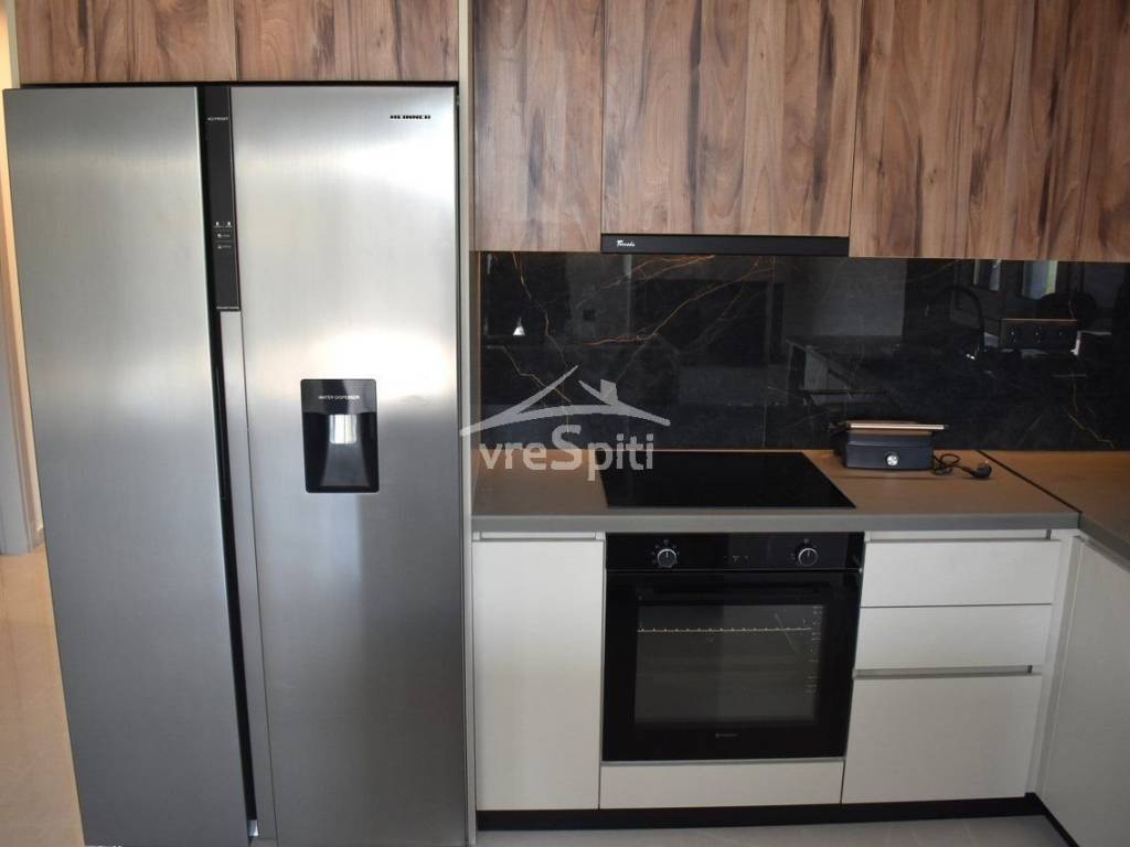 ΕΞΟΠΛΙΣΜΕΝΗ ΚΟΥΖΙΝΑ