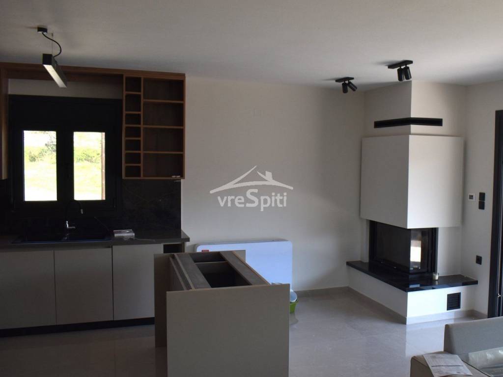 ΚΟΥΖΙΝΑ-ΤΖΑΚΙ