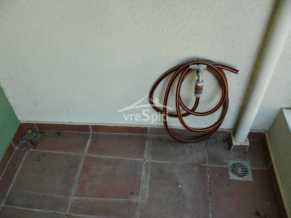 ΒΡΥΣΗ ΜΠΑΛΚΟΝΙ