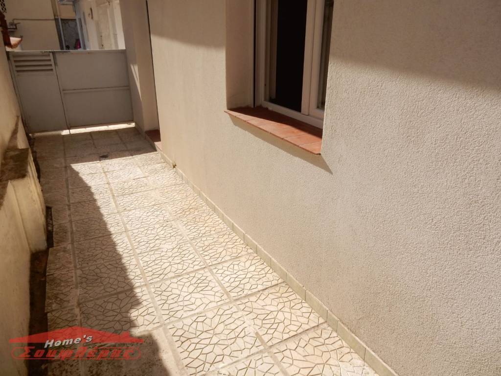 ΠΡΟΣΟΨΗ-ΓΩΝΙΑΚΟ ΜΕ ΔΙΚΗ ΤΟΥ ΑΥΛΗ