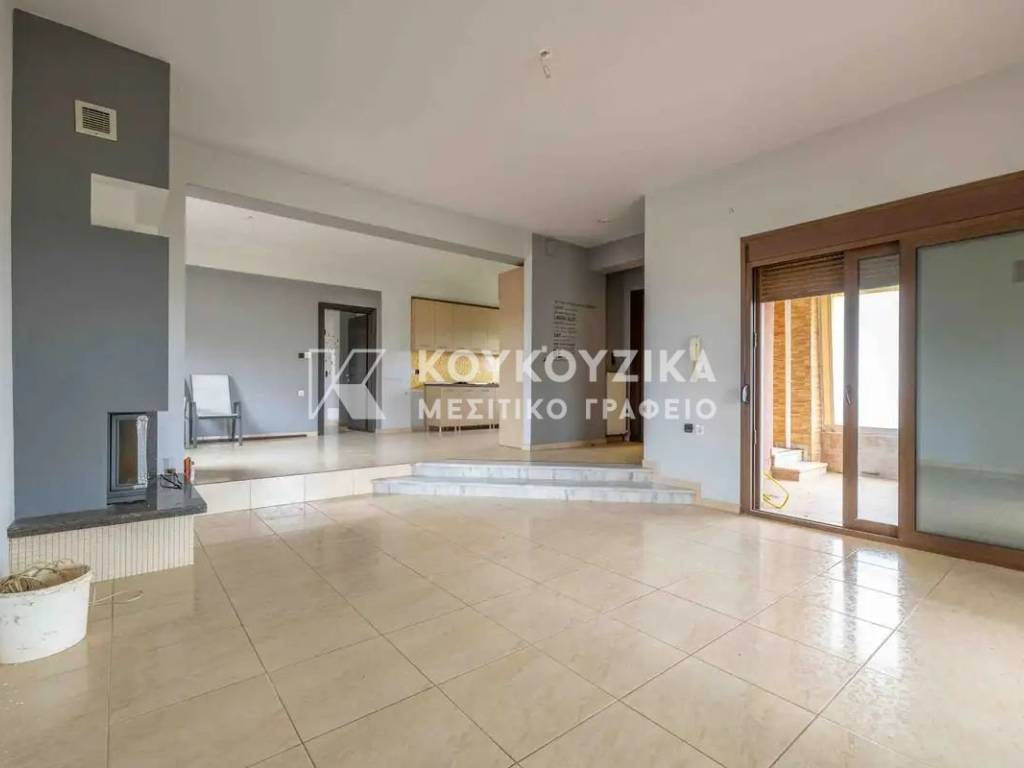 Σαλοκουζίνα