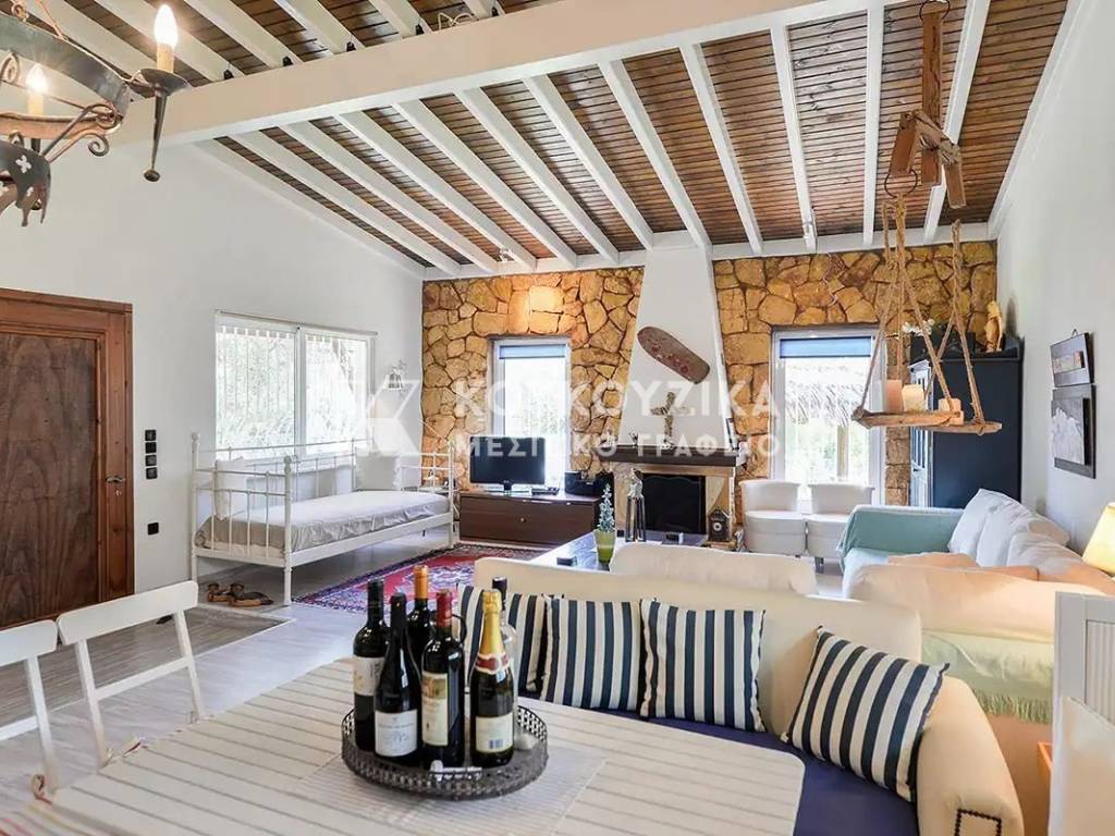 Σαλοκουζίνα