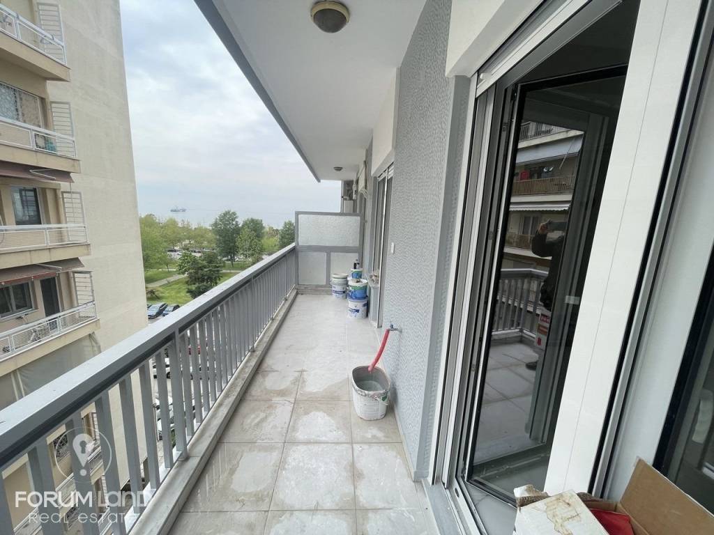 Forumland Real Estate, βεράντες με θέα θάλασσα