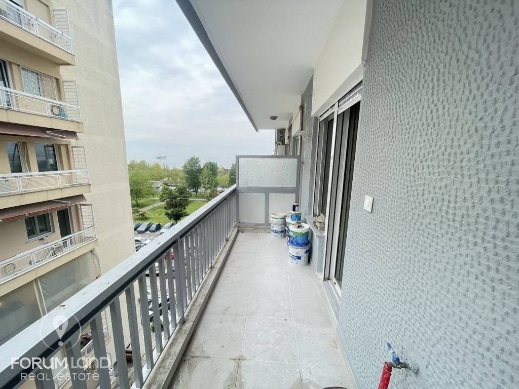 Forumland Real Estate, βεράντες με θέα