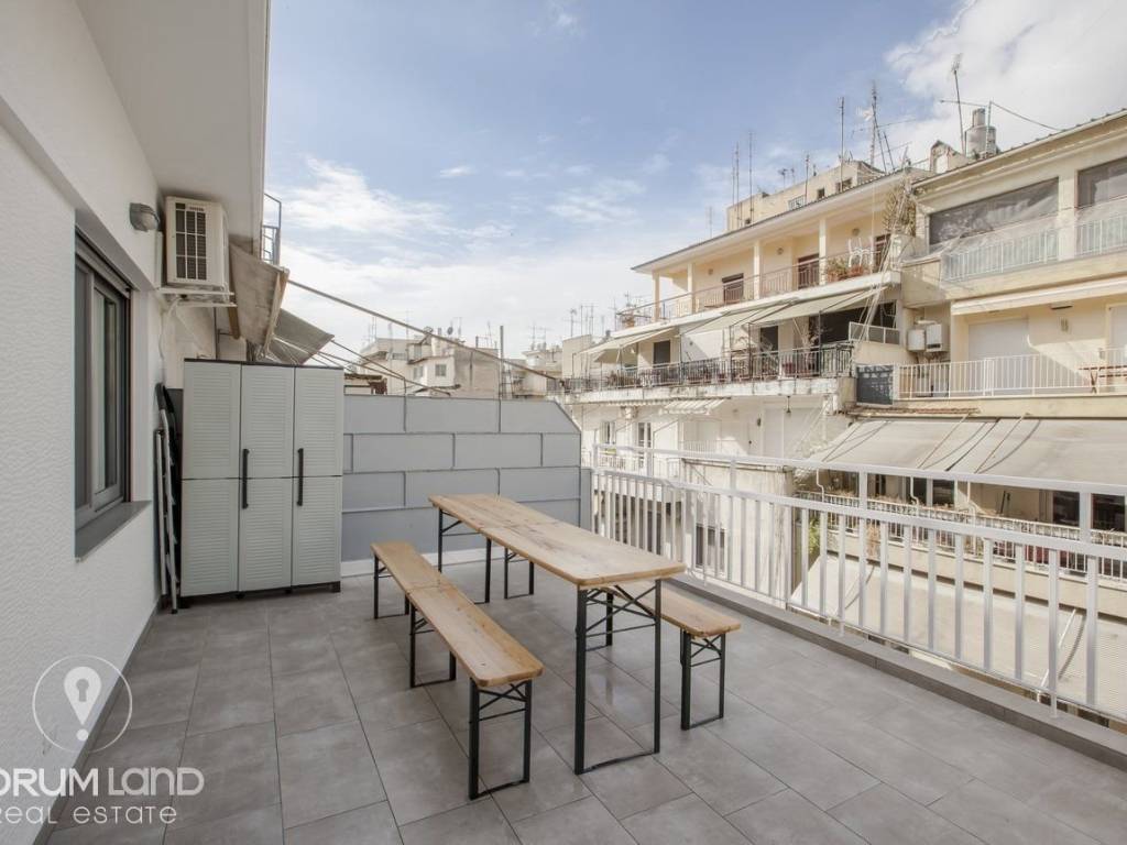 Forumland Real Estate, Βεράντες