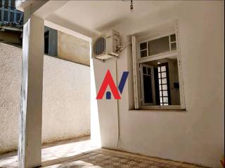 3 : Ιπποκράτους 144, Αθήνα.jpg