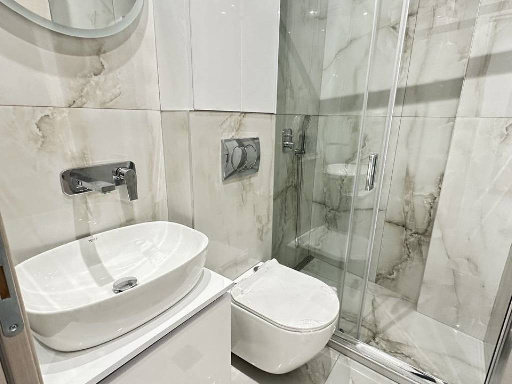 Forumland Real Estate, Μπάνιο