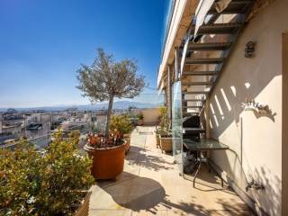 Θέα από μπαλκόνι,Μπαλκόνι