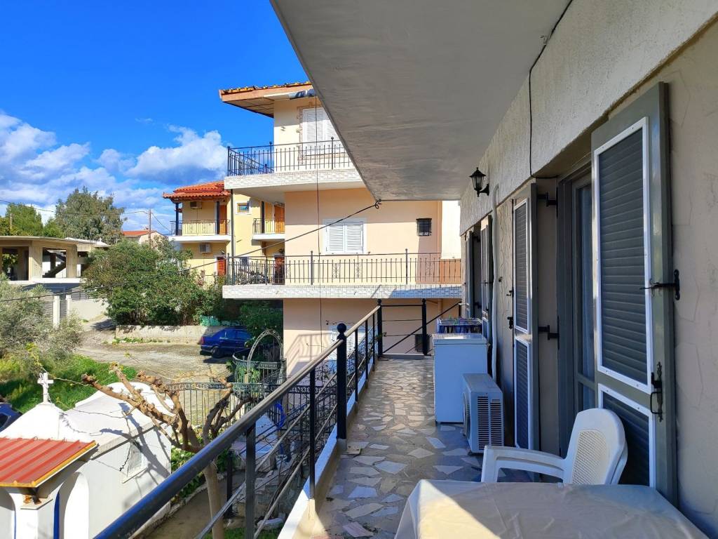 SE ESYCHE OIKISTIKE PERIOCHE