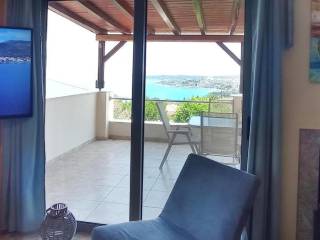 ME MEGALES MPALKONOPORTES