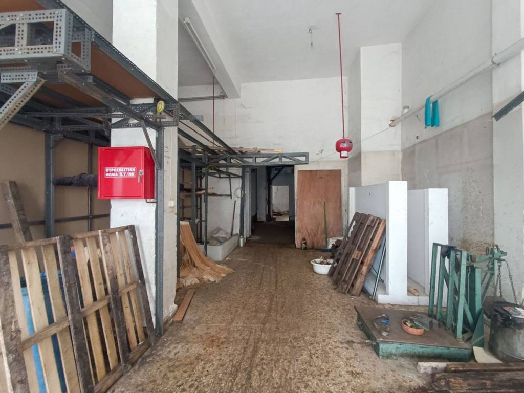 Αποθήκη Προς Πώληση στον Άγιο Δημήτριο