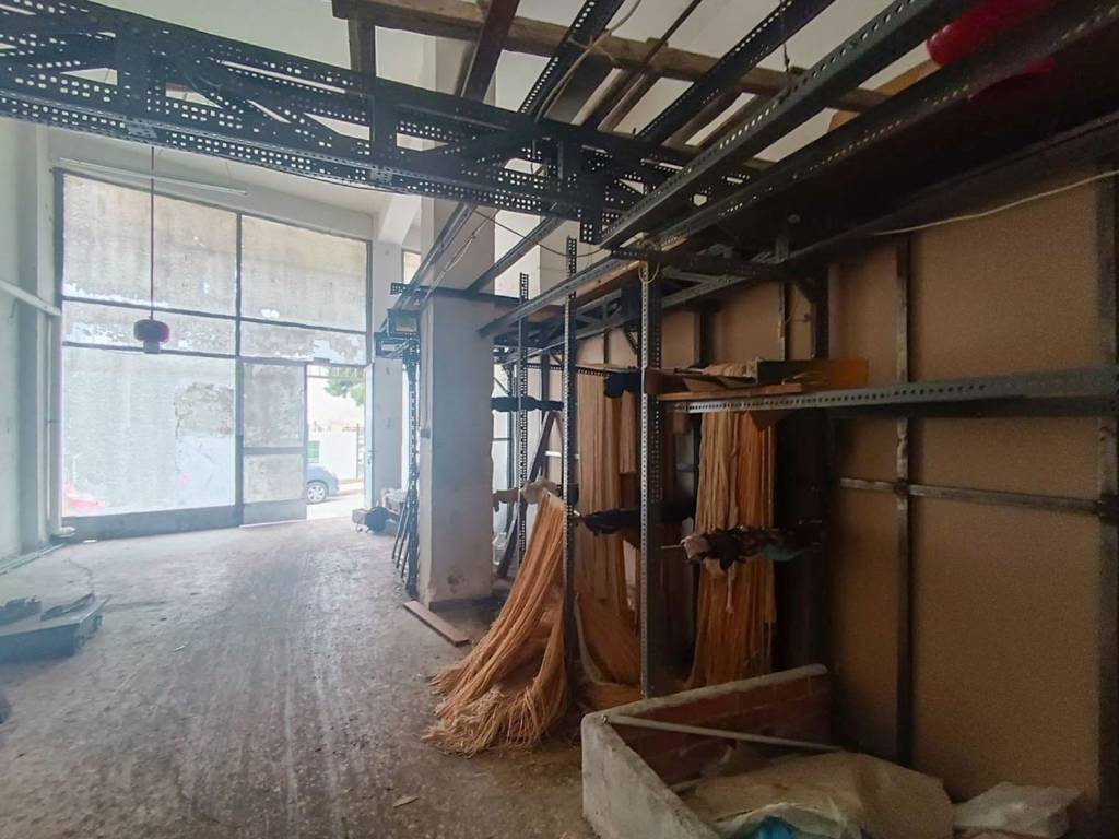 Αποθήκη Προς Πώληση στον Άγιο Δημήτριο