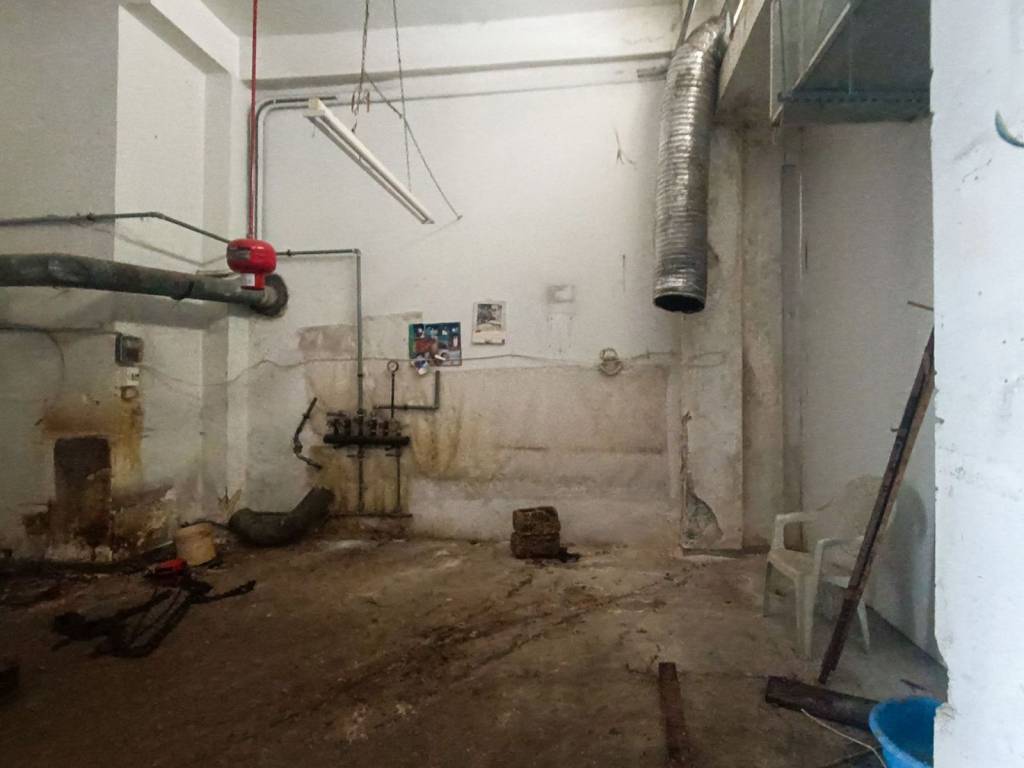 Αποθήκη Προς Πώληση στον Άγιο Δημήτριο