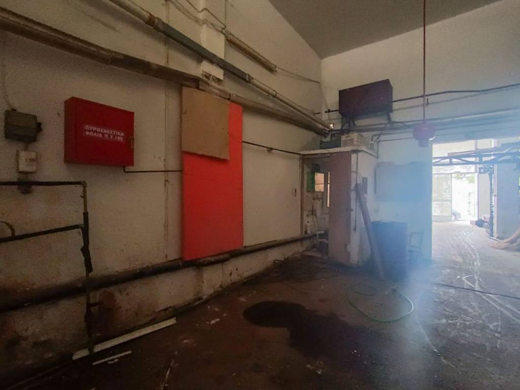 Αποθήκη Προς Πώληση στον Άγιο Δημήτριο