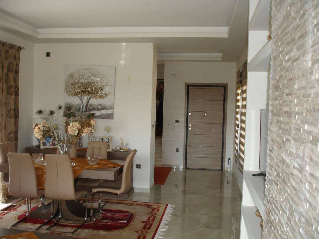 ΣΑΛΟΝΟΤΡΑΠΕΖΑΡΙΑ