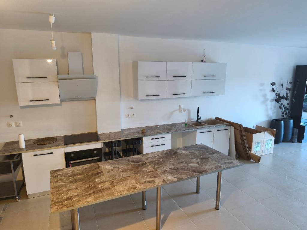 Μοντέρνο σχέδιο στην κουζίνα