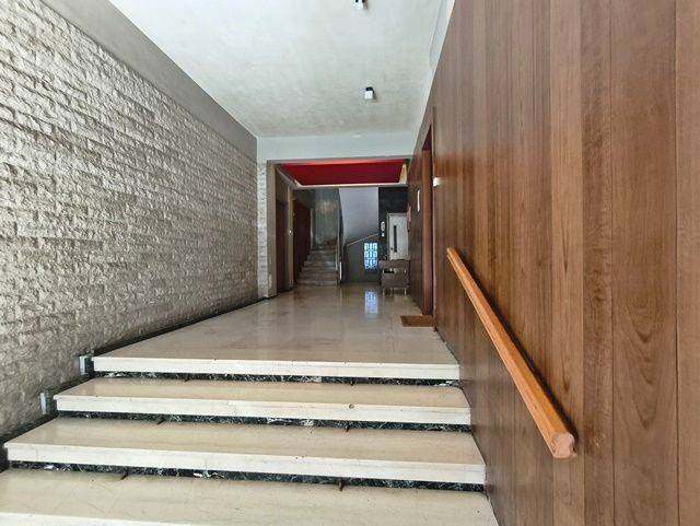 Εισοδος πολυκατοικιας