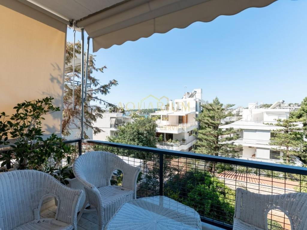 Θέα από μπαλκόνι