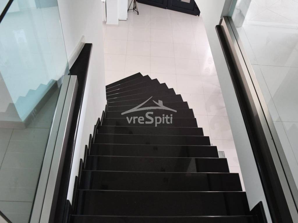 ΕΣΩΤΕΡΙΚΗ ΣΚΑΛΑ