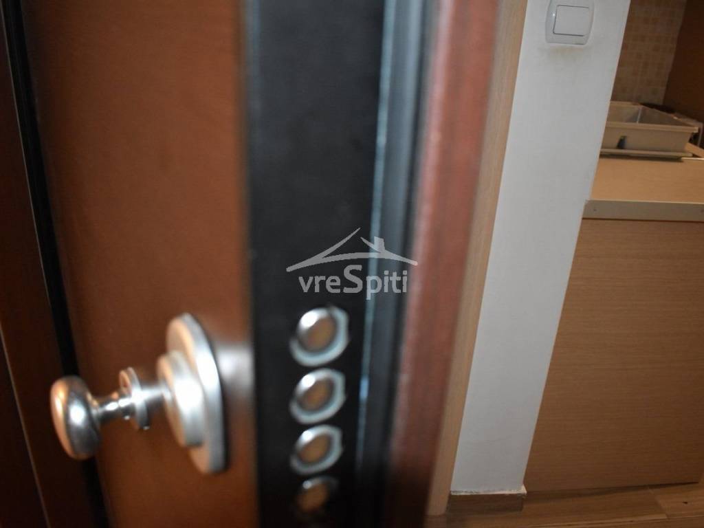 ΘΩΡΑΚΙΣΜΕΝΗ ΠΟΡΤΑ