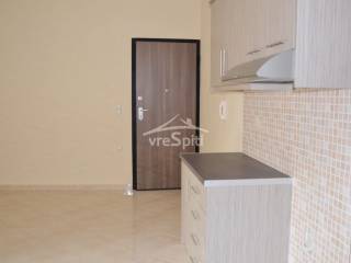 ΑΠΟΨΗ ΣΑΛΟΝΙΟΥ-ΚΟΥΖΙΝΑΣ