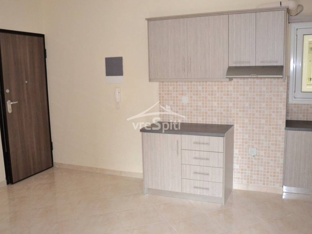 ΑΠΟΨΗ ΣΑΛΟΝΙΟΥ-ΚΟΥΖΙΝΑΣ