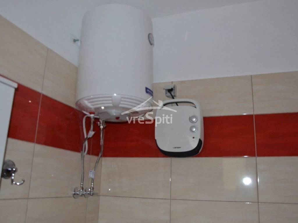 ΑΠΟΨΗ ΛΟΥΤΡΟΥ-ΘΕΡΜΟΣΙΦΩΝΑΣ