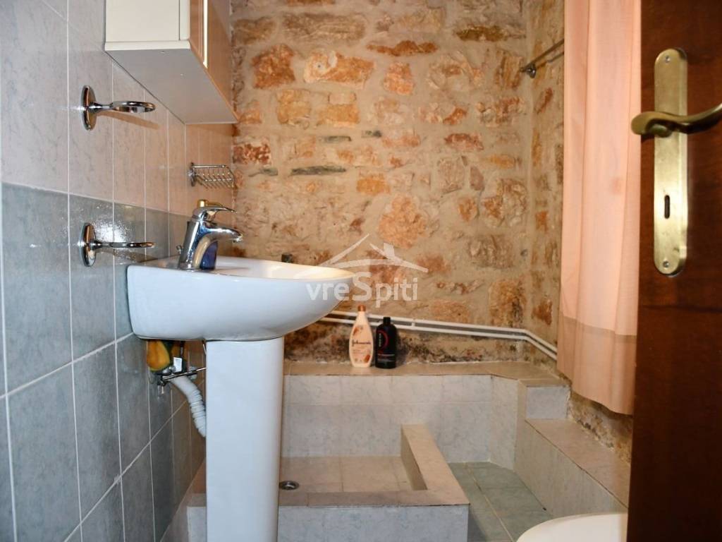 ΑΠΟΨΗ ΜΠΑΝΙΟΥ