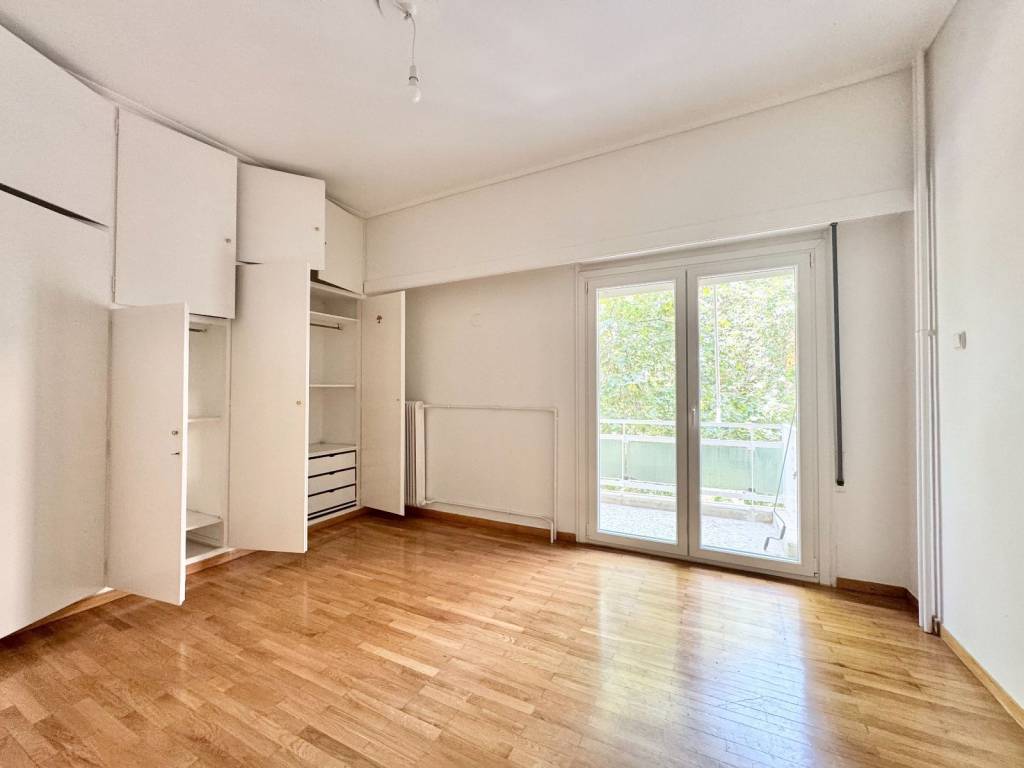 μεγάλο υ/δωμάτιο