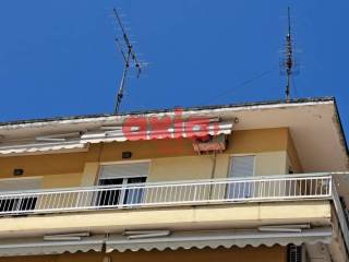 Ενοικιάζεται γωνιακό Διαμέρισμα 85τ.μ