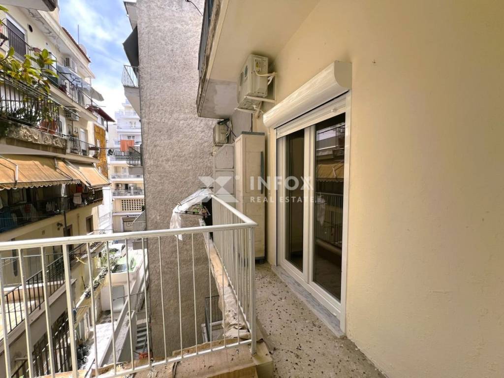 Θέα από μπαλκόνι