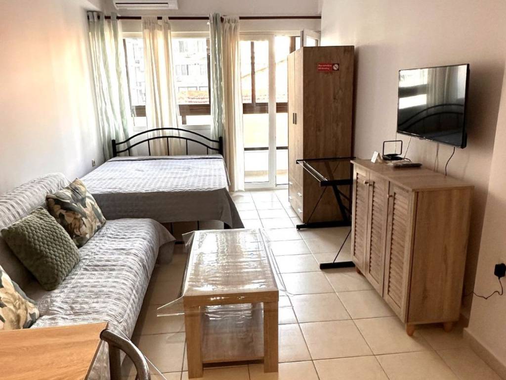 ΔΩΜΑΤΙΟ-ΣΑΛΟΝΙ