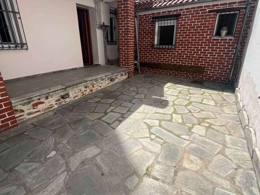 ΑΥΛΗ-ΠΑΡΚΙΝΓΚ