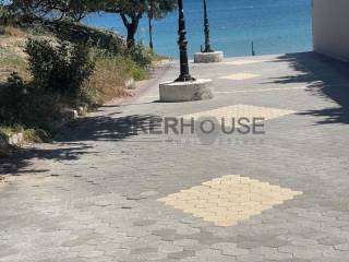 δρομος προσβασης στην παραλια