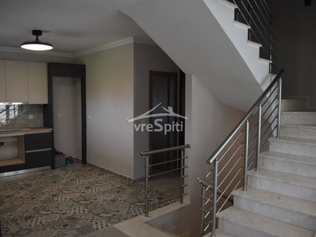 ΚΟΥΖΙΝΑ-.W.C.-ΣΚΑΛΕΣ