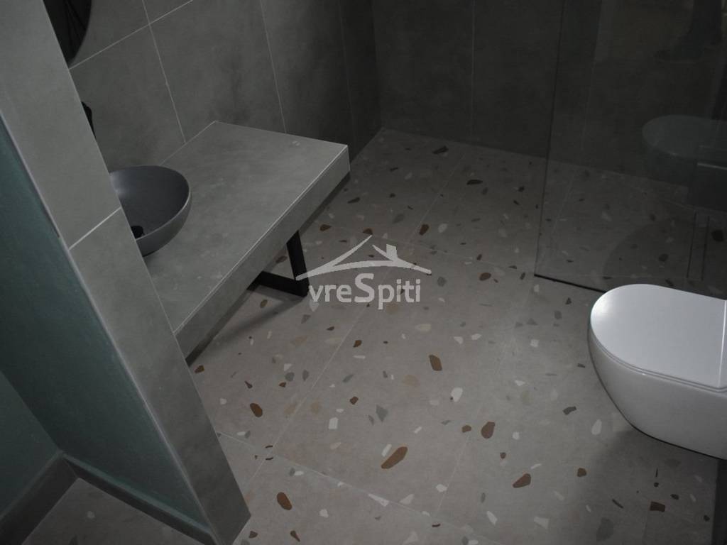 ΑΠΟΨΗ ΕΝΤΥΠΩΣΙΑΚΟΥ ΛΟΥΤΡΟΥ