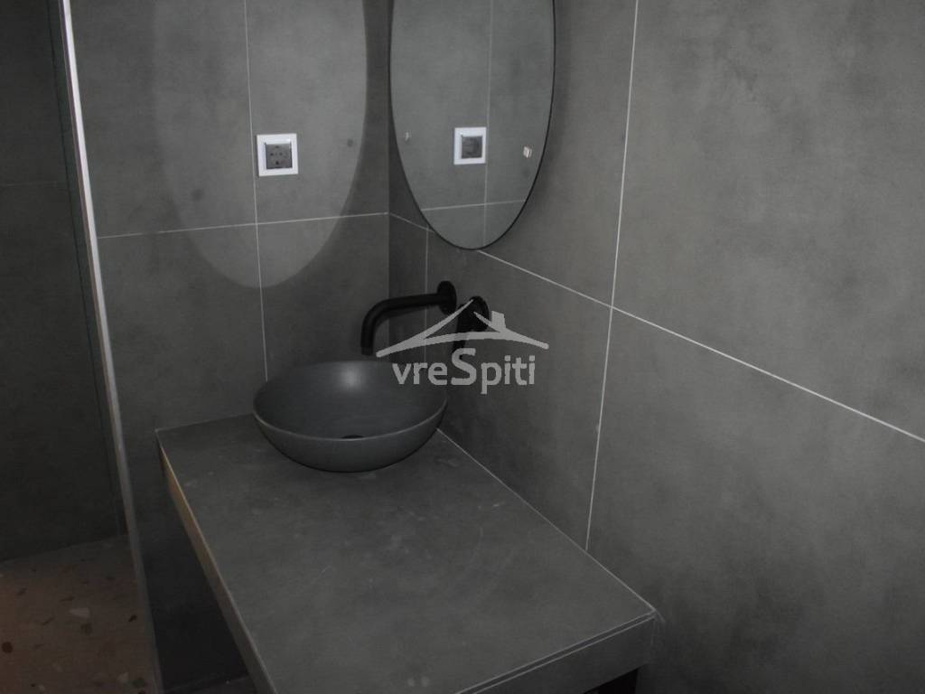 ΑΠΟΨΗ ΕΝΤΥΠΩΣΙΑΚΟΥ ΛΟΥΤΡΟΥ