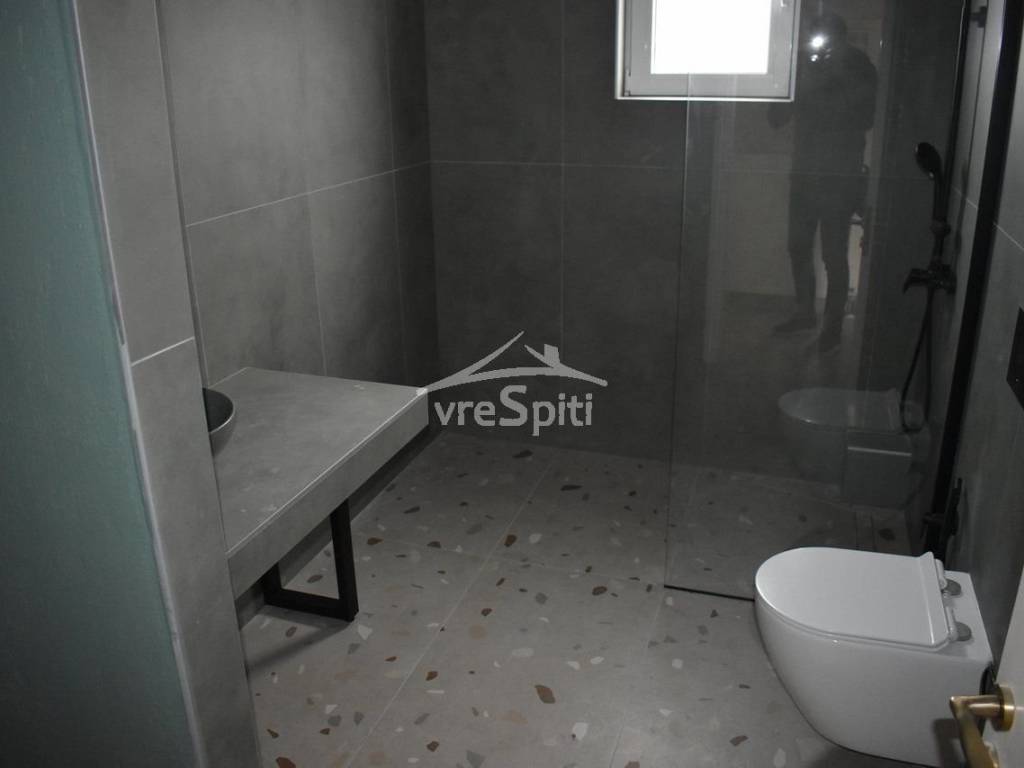 ΑΠΟΨΗ ΕΝΤΥΠΩΣΙΑΚΟΥ ΛΟΥΤΡΟΥ