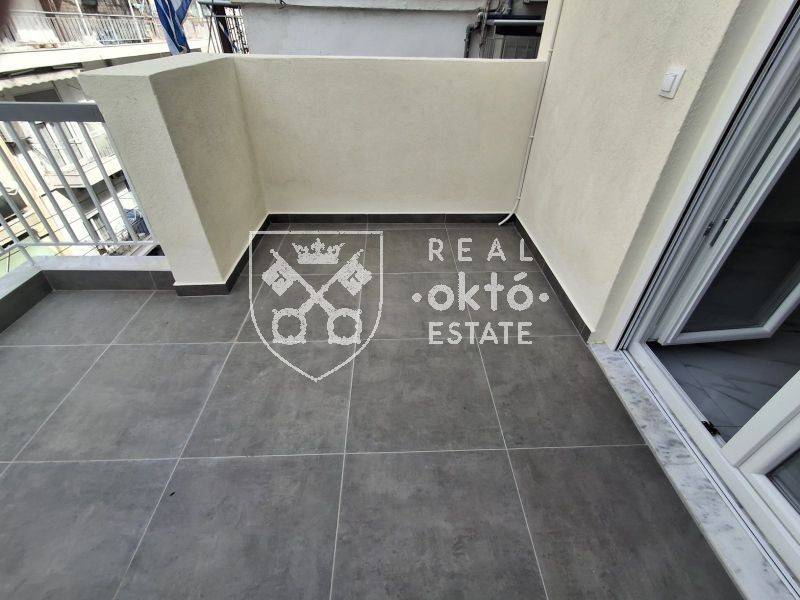 Μπαλκόνι εμπρόσθιο