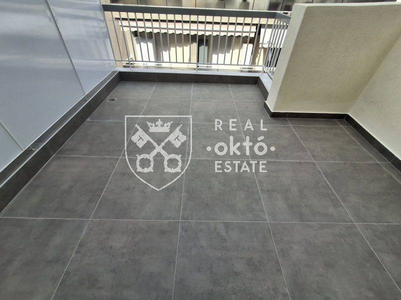 Μπαλκόνι εμπρόσθιο