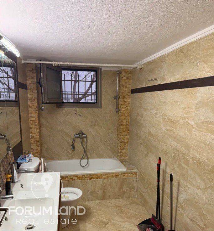 Forumland Real Estate, Μπάνιο