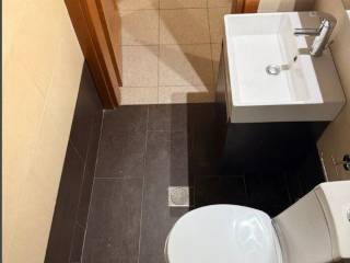 Forumland Real Estate, Μπάνιο