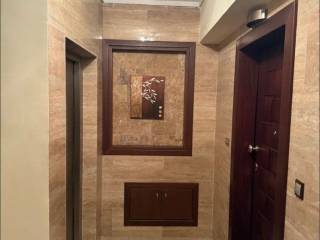 Forumland Real Estate, Θωρακισμένη πόρτα