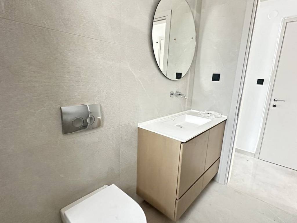 Forumland Real Estate, Μπάνιο