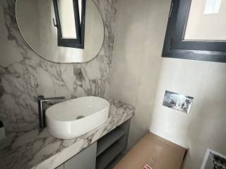 Forumland Real Estate, Μπάνιο