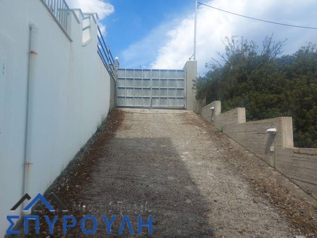 Είσοδος κατοικίας για γκαράζ