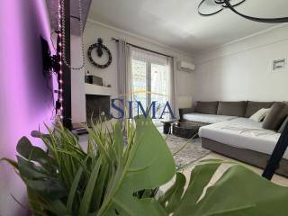 Eyrychoro monterno saloni