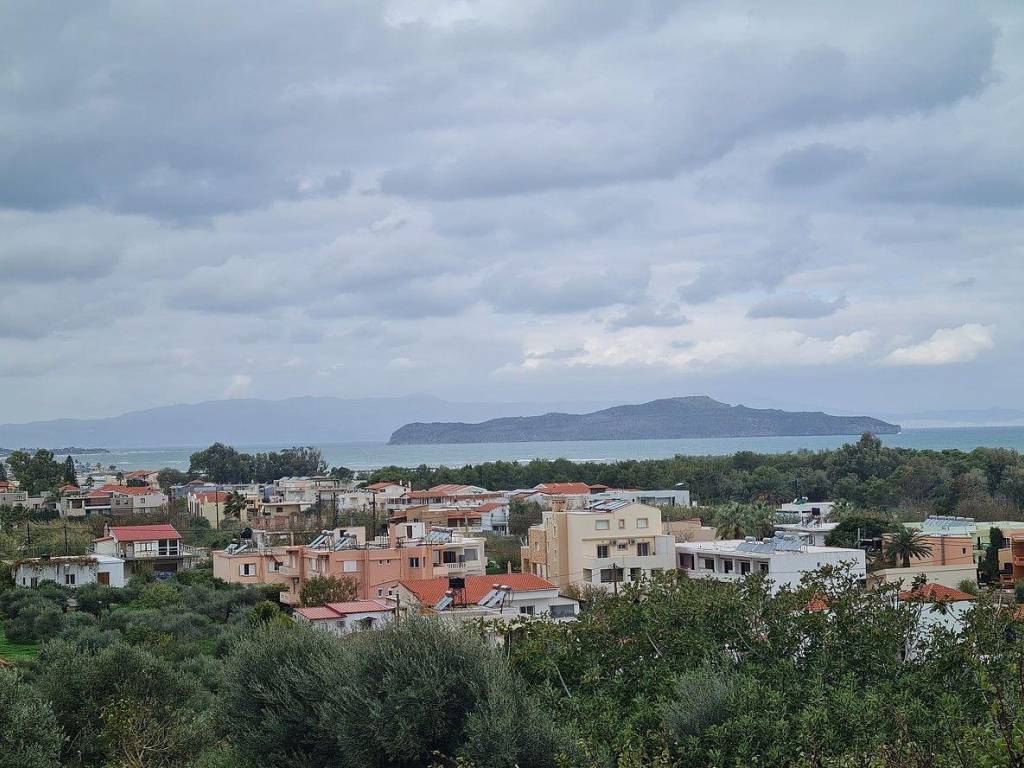 Ktimatoemporiki Land in Chrissi Akti Chania for sale